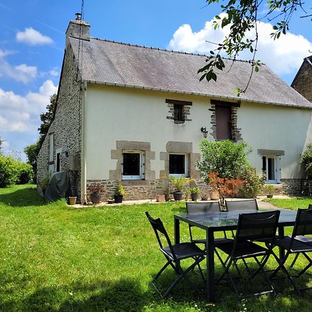 Belle Maison Familiale Dans La Campagne Bretonne La Croix-Hellean Exterior photo