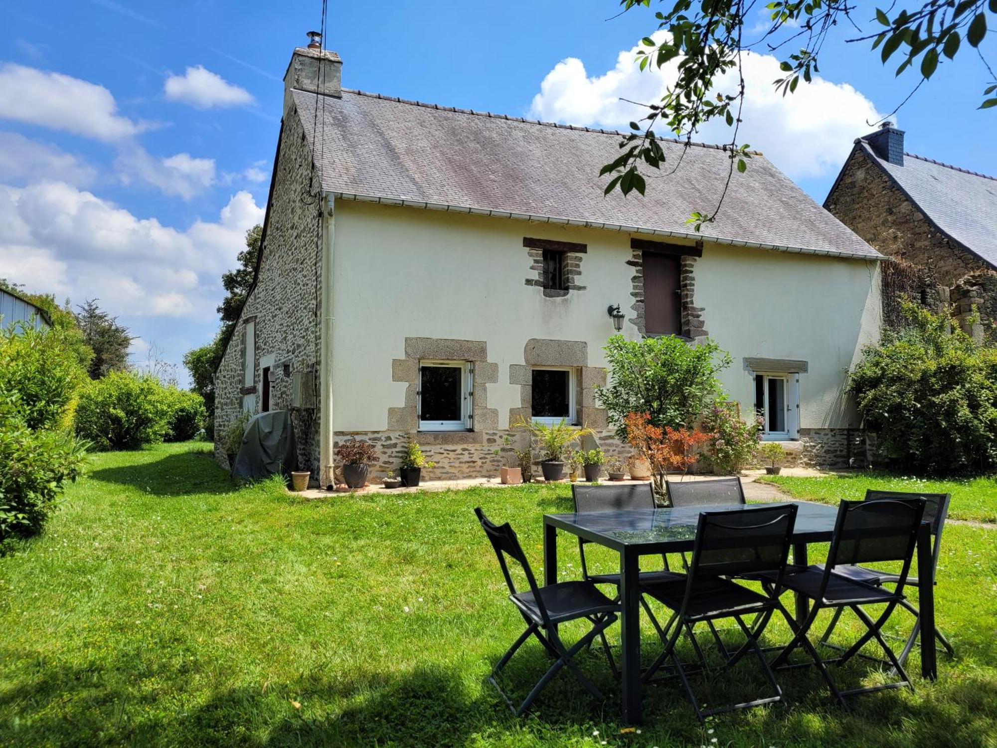 Belle Maison Familiale Dans La Campagne Bretonne La Croix-Hellean Exterior photo